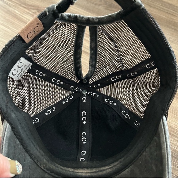 C.C Exclusive Charcoal Gray NLACK Acid Wash Distressed PonyTail Trucker Hat OS - Picture 2 of 8